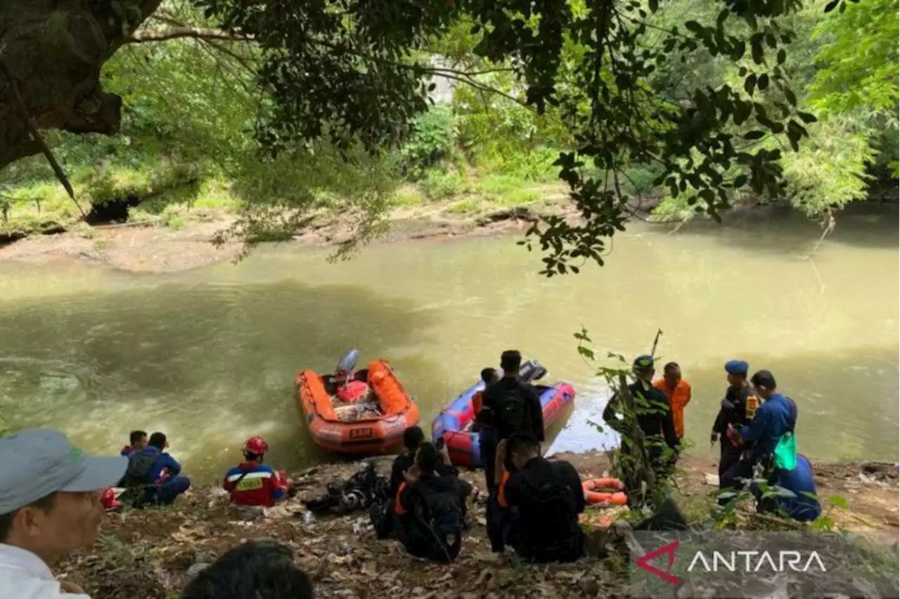 Tim SAR Ungkap Kendala Saat Pencarian Anak Hanyut di Kali Ciliwung, Ternyata