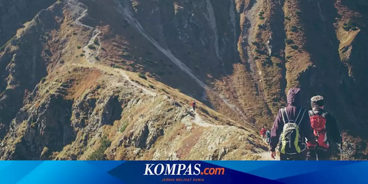 Mendaki Gunung Saat Musim Hujan, Ini yang Harus Diwaspadai