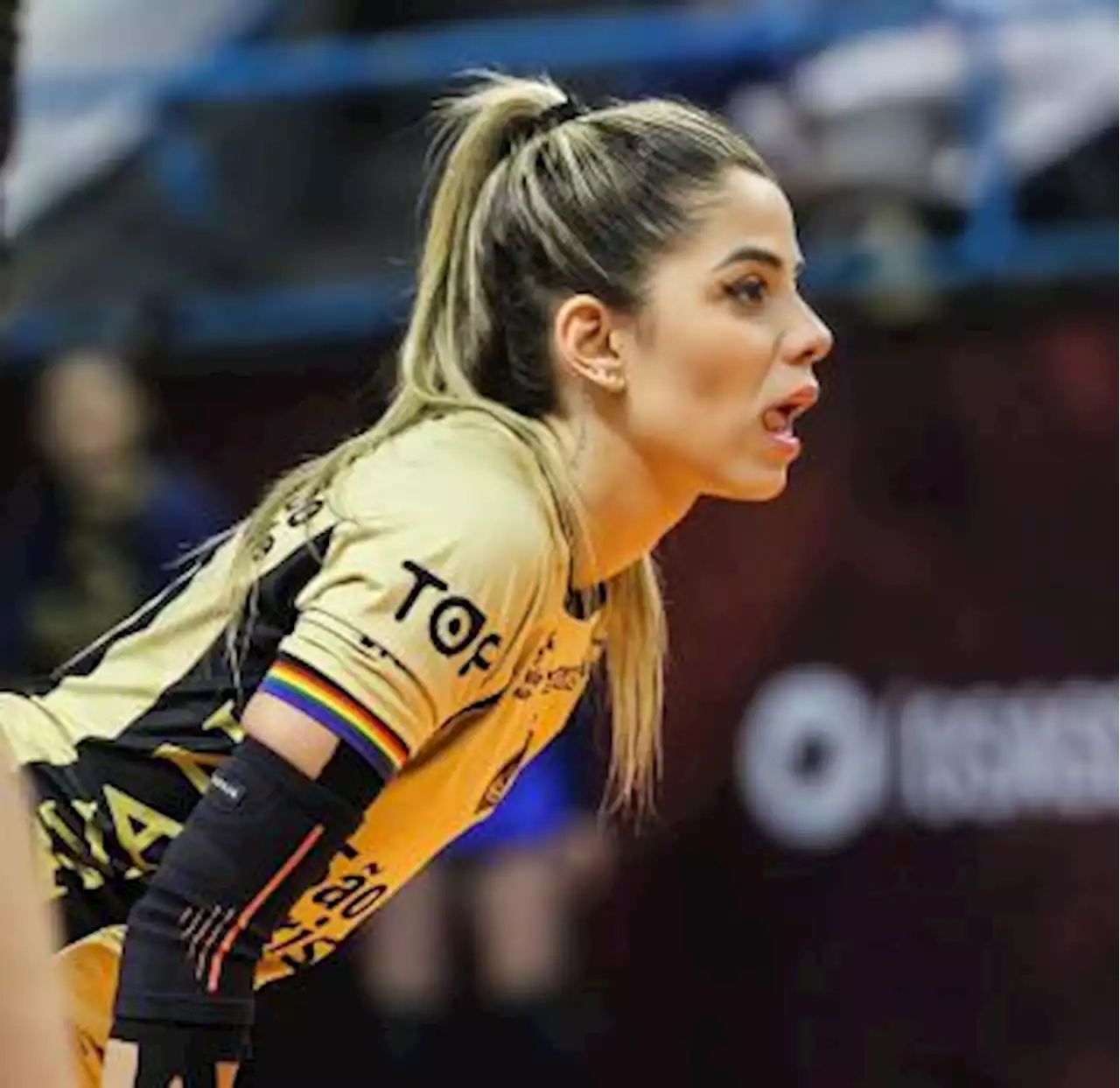 Key Alves, musa do vôlei, revela que ficou com ator do SBT no réveillon