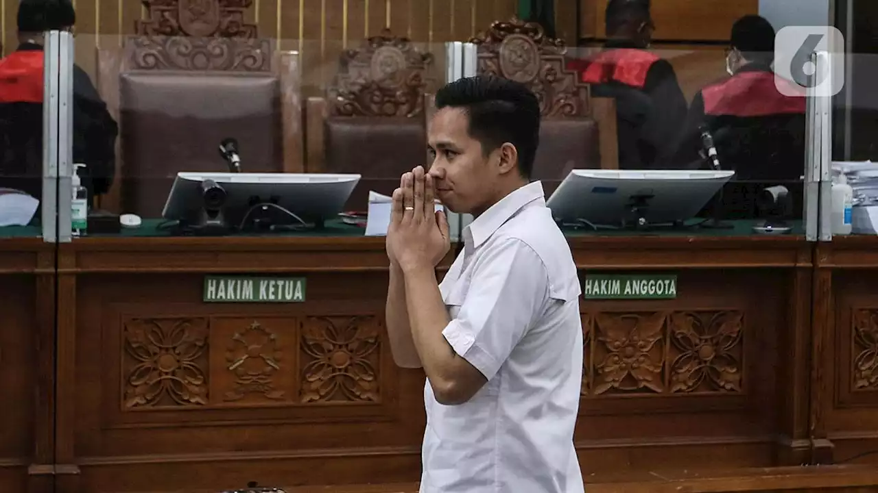 Richard Eliezer Dituntut 12 Tahun Penjara, Fans Bersorak Tak Terima Diusir dari Ruang Sidang