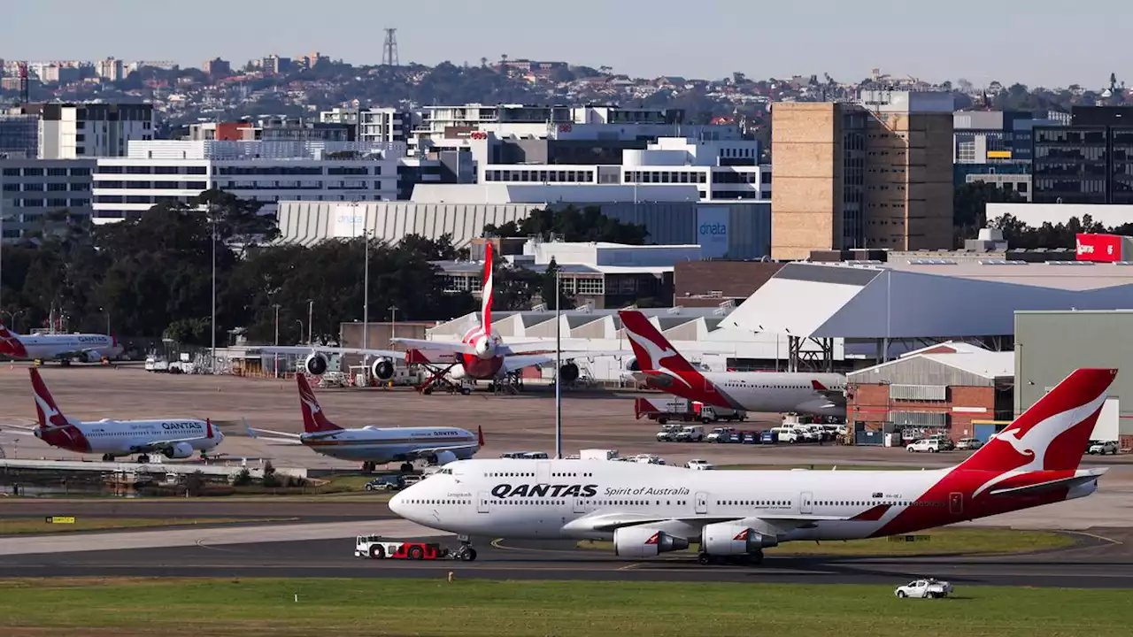 Sempat Kirim Sinyal Bahaya, Pesawat Qantas Akhirnya Mendarat Selamat