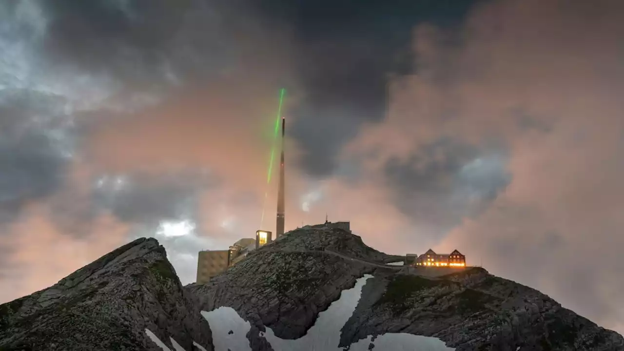 Powerful laser blast used to control lightning for the first time