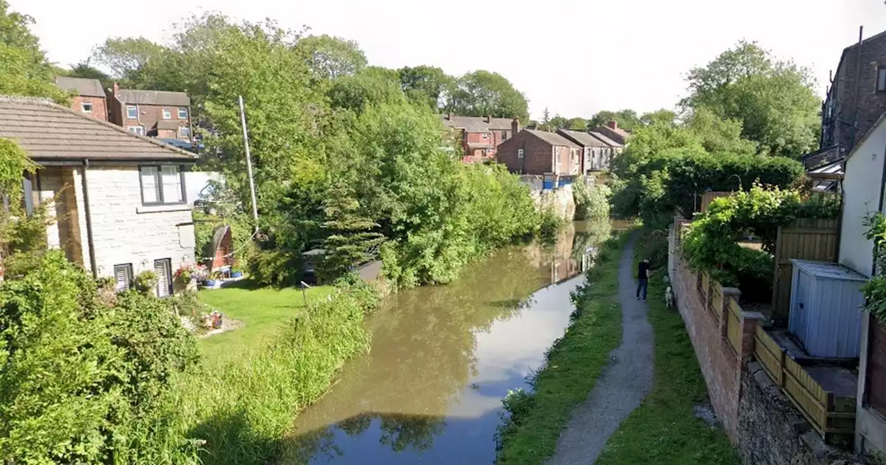 Knifeman grabs woman on canal path and threatens her in broad daylight