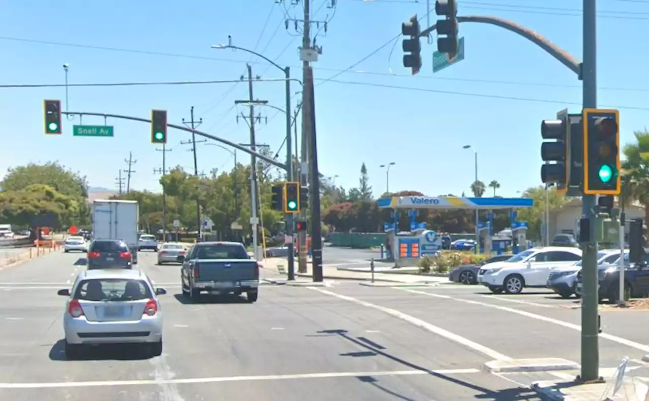 Yellow reflective traffic signal border was an award-winning idea: Roadshow