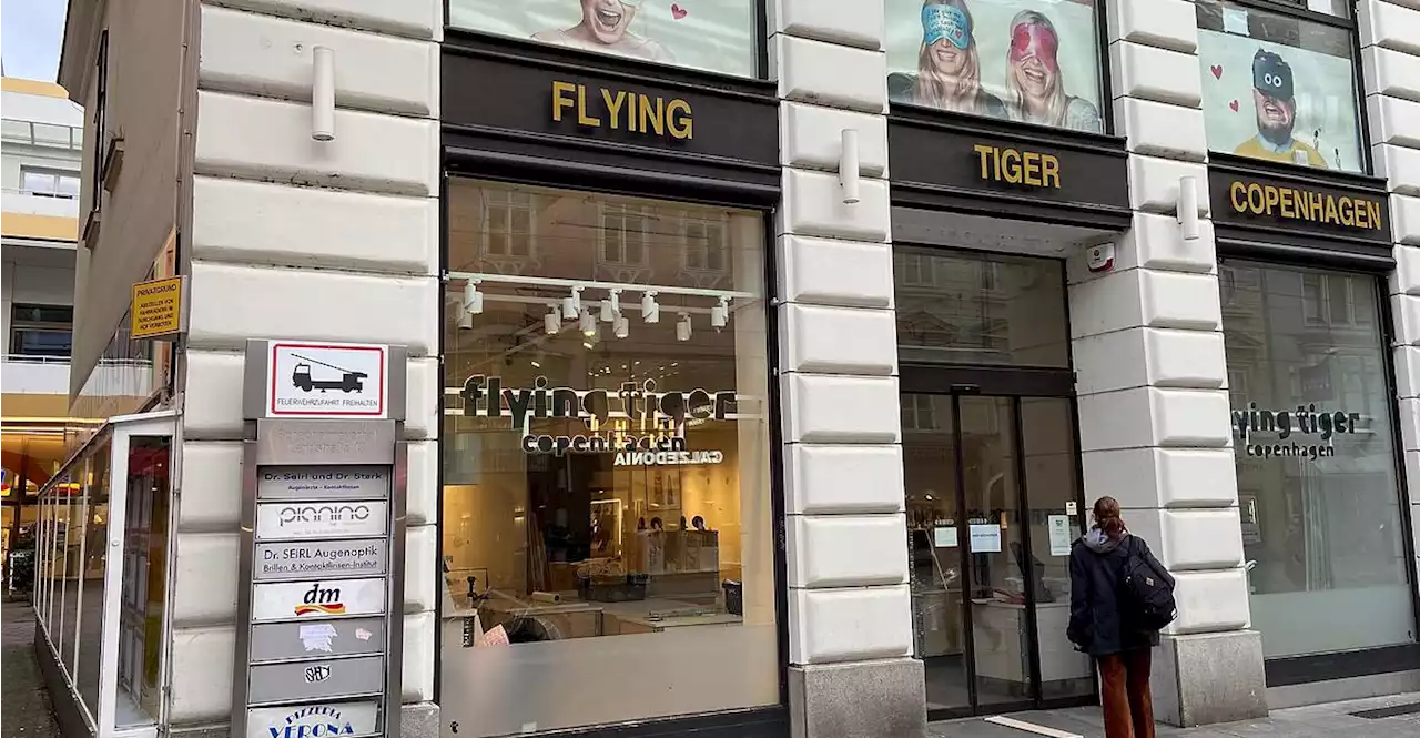 Design-Kette 'Flying Tiger' auf der Landstraße sperrt zu