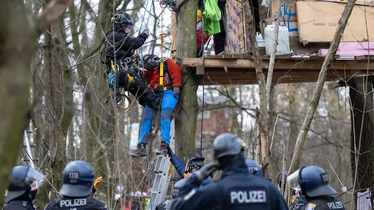 Polizei startet Räumung von Fechenheimer Wald