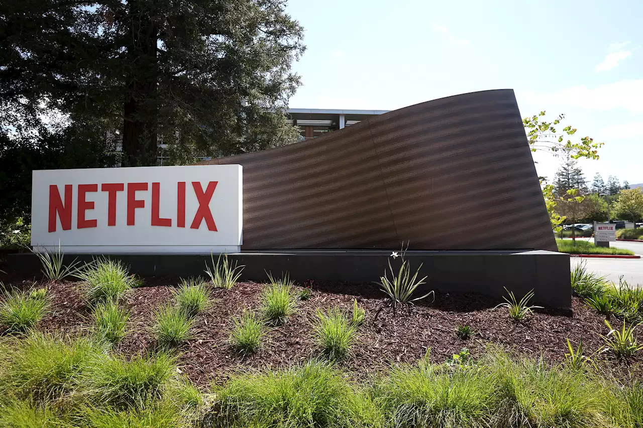 Netflix hiring flight attendant for its private jet — and it pays $385,000