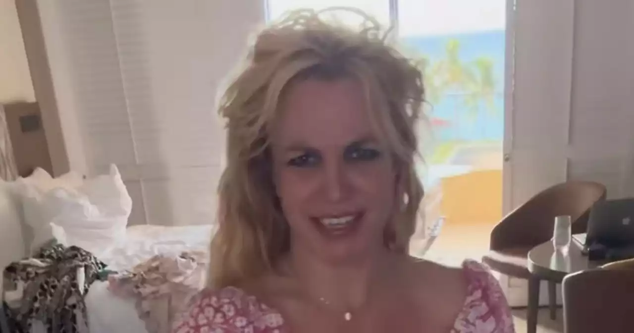 Britney Spears gets tattoo in middle of hotel room but immediately regrets it