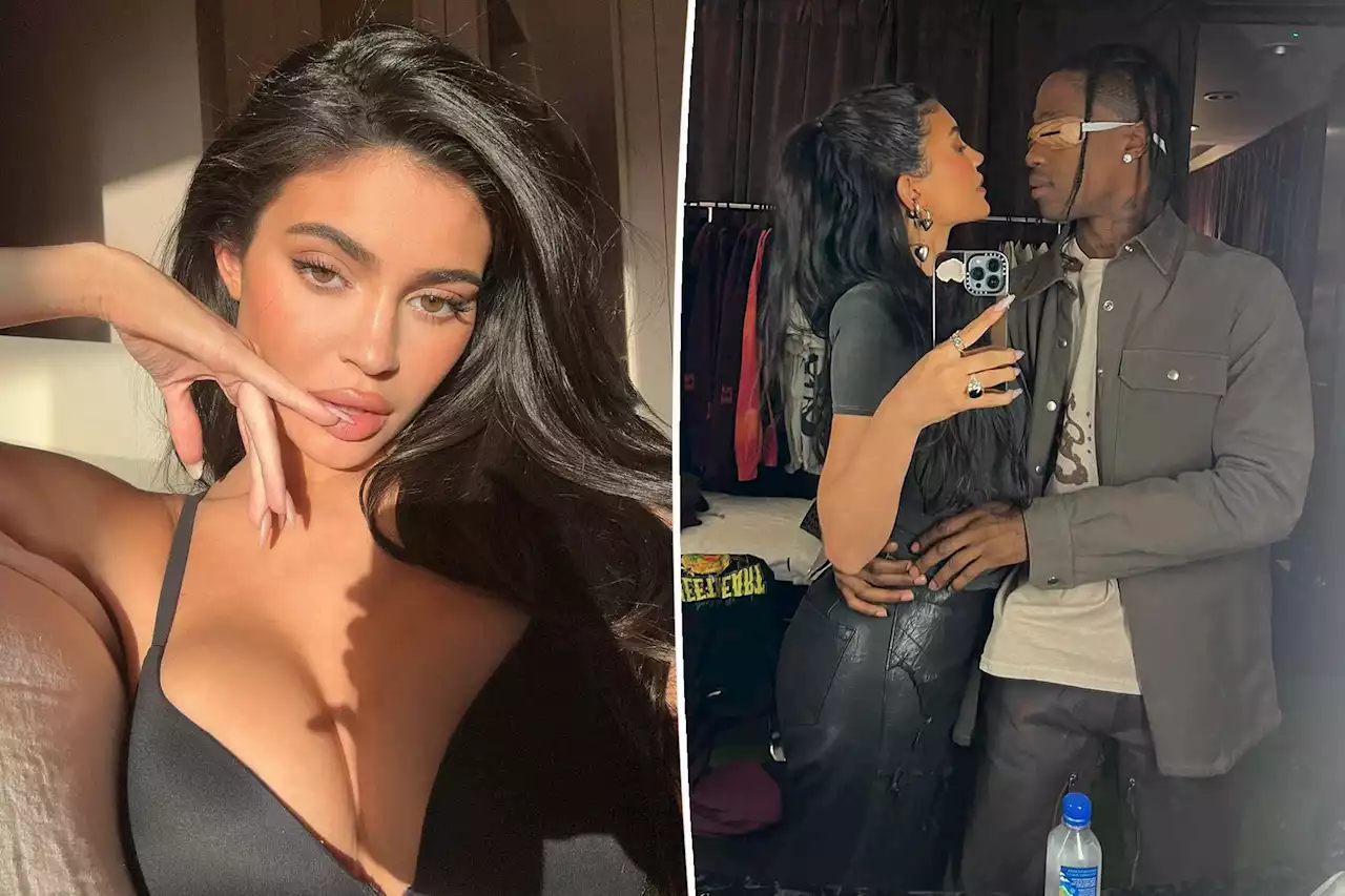 Kylie Jenner poses in black bra amid Travis Scott breakup rumors