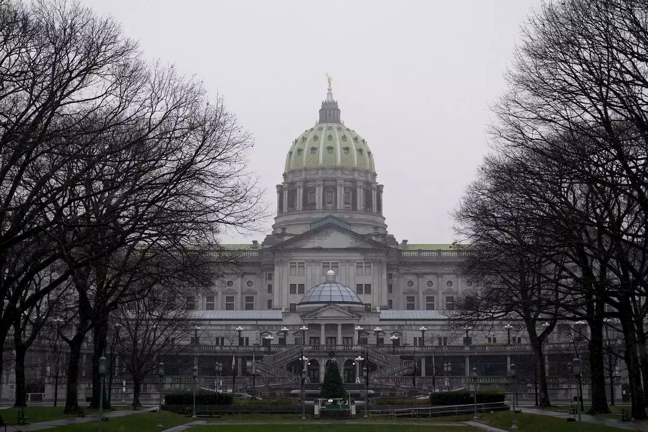 Bill allowing teachers to wear religious insignia, garb passes Pa. Senate