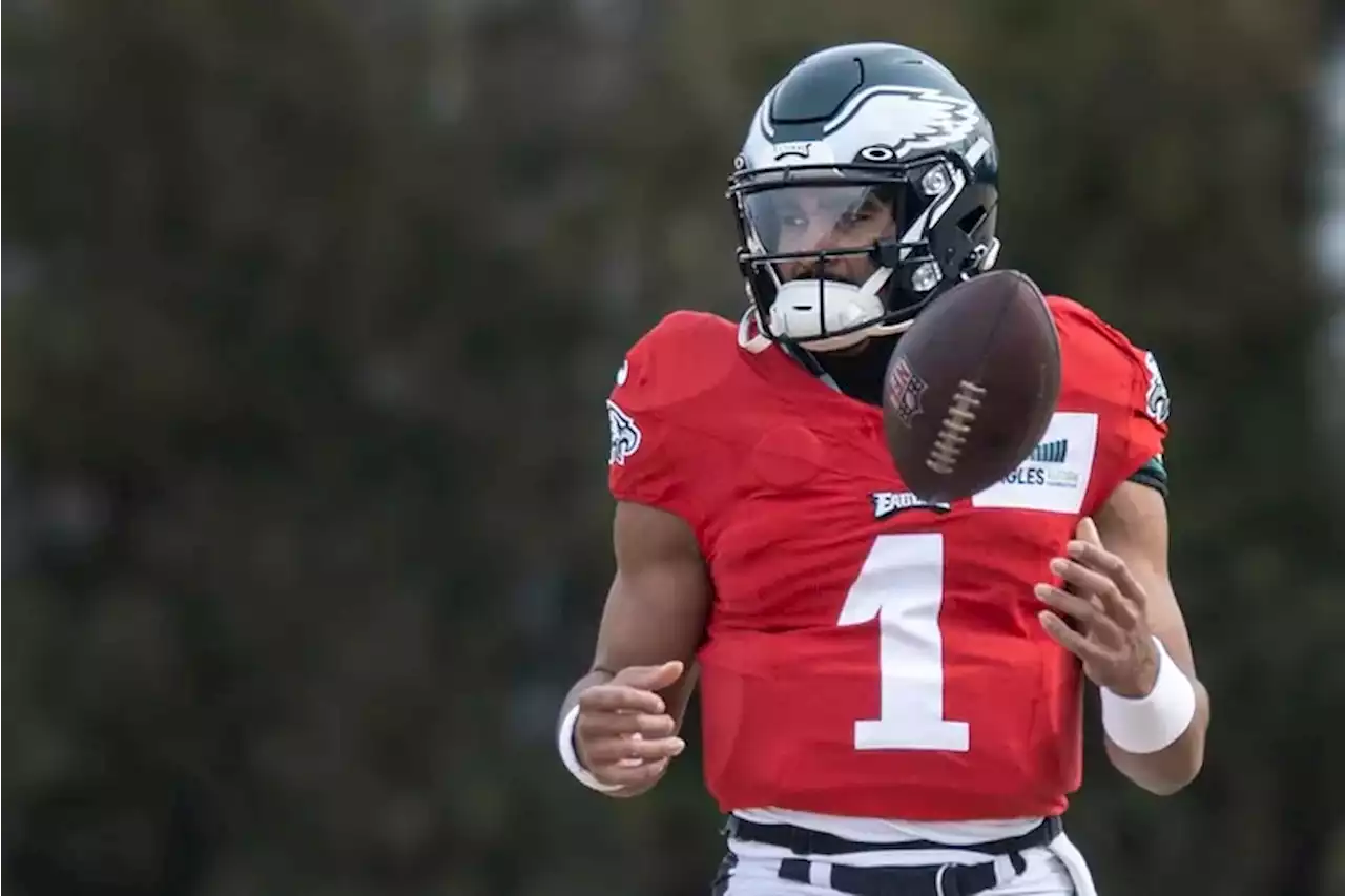 ‘I’m feeling good’: What we know about Jalen Hurts’ shoulder injury as the Eagles prepare for the Giants