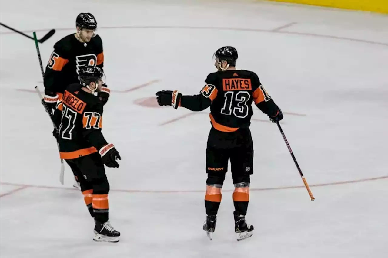 Kevin Hayes records a hat trick as the Flyers rebound against the Anaheim Ducks, 5-2