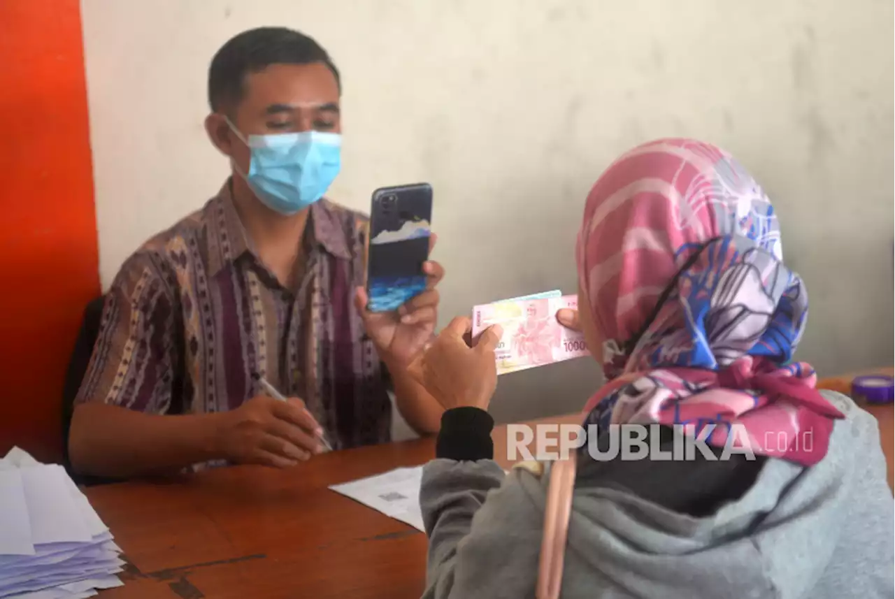 494 Buruh Pabrik Rokok Kebumen Dapat BLT Rp 1,2 Juta |Republika Online