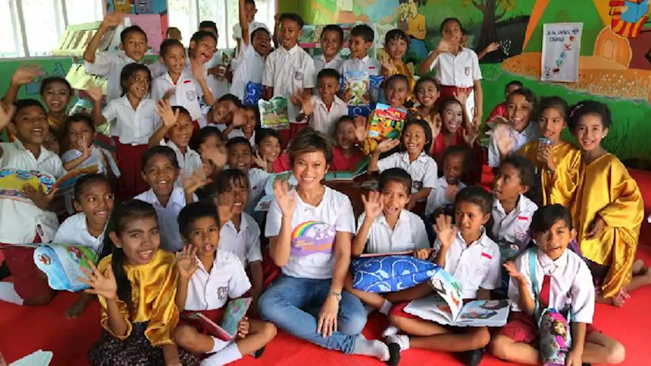 Nila Tanzil Pendiri Taman Bacaan Pelangi