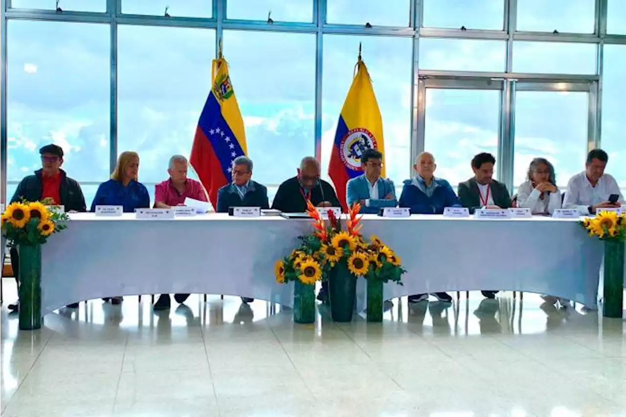 El Gobierno y el ELN celebran reunión extraordinaria en Caracas