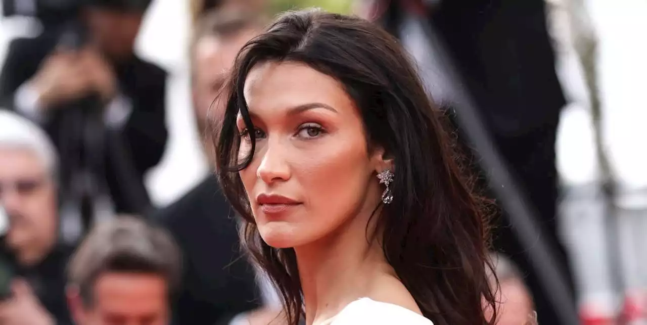 Bella Hadid looks just like Marilyn Monroe after new platinum blonde hair transformation