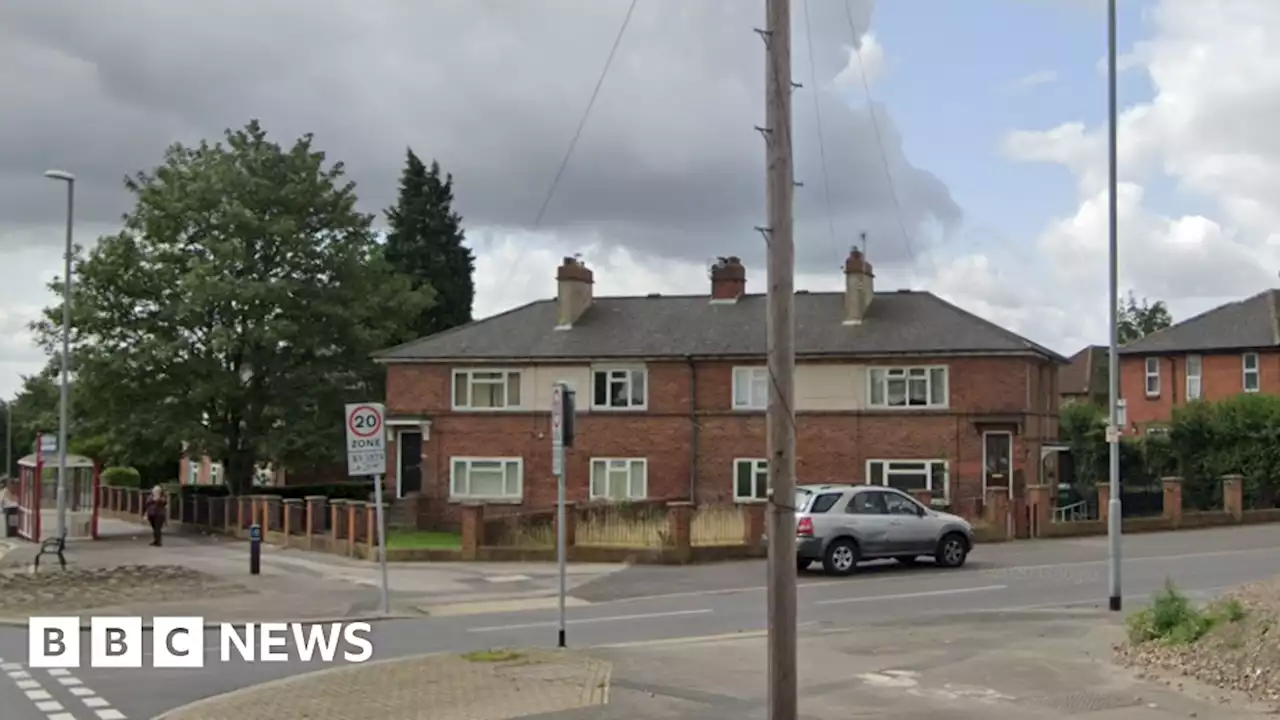 Leeds: Teenager seriously injured in Middleton stabbing