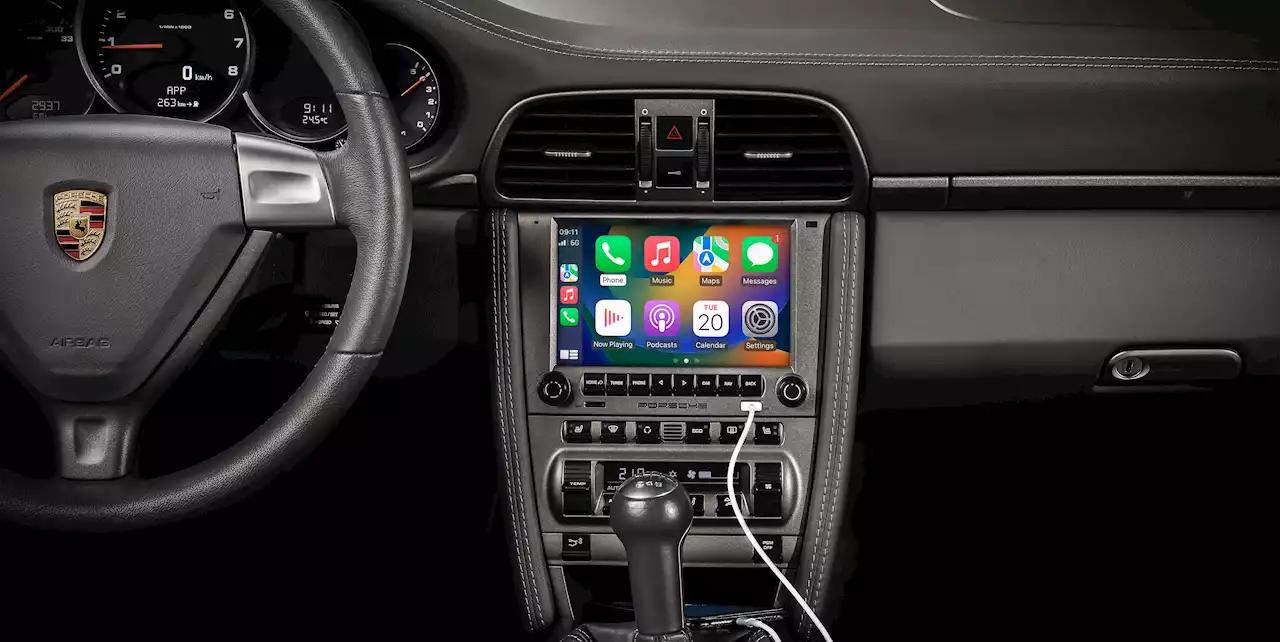 Porsche Offering Retrofitted Infotainment with CarPlay, Bluetooth for Early-2000s Models