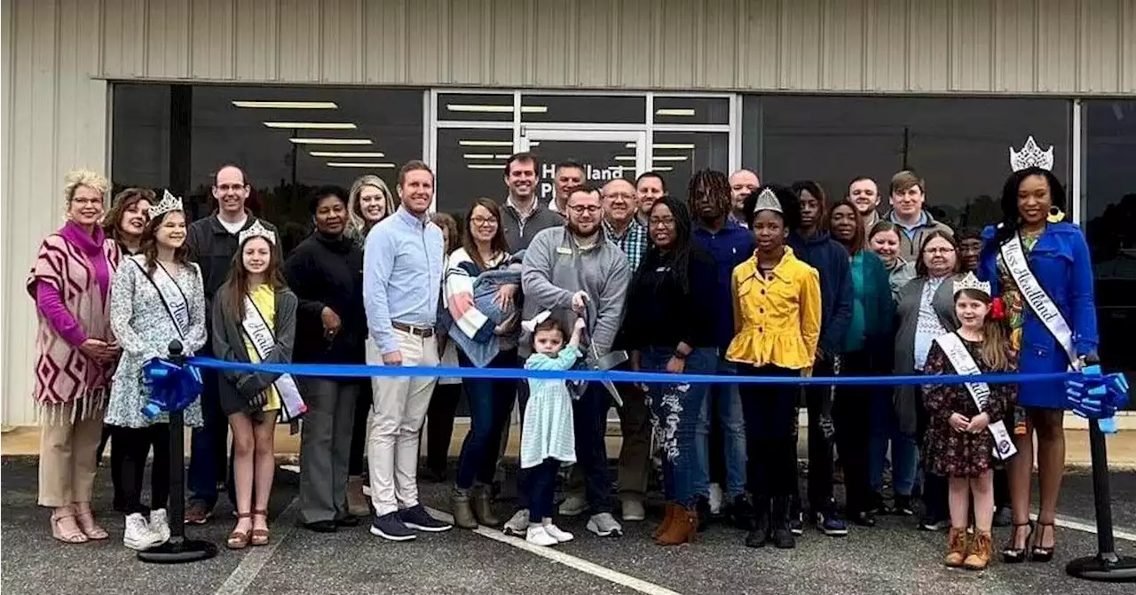 Headland Pharmacy holds ribbon cutting