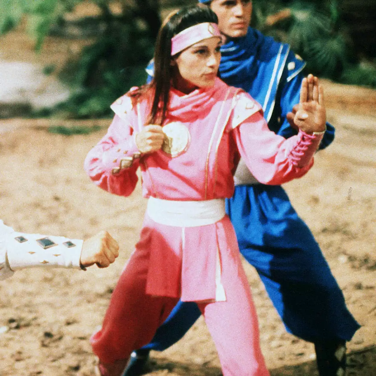 Amy Jo Johnson Explains Why She's Not in the Mighty Morphin Power Rangers Reunion - E! Online