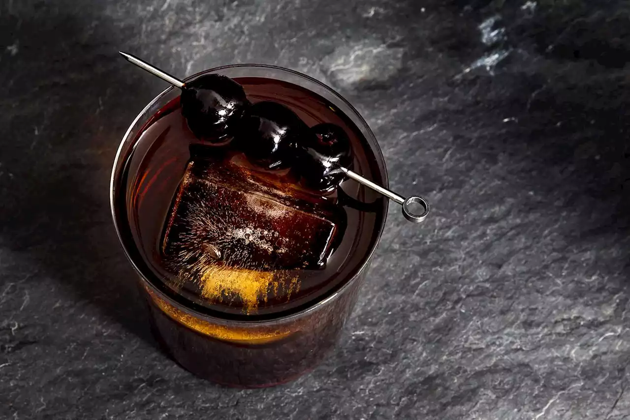 How to Make the Black Russian — a Coffee Lover's Dream Cocktail