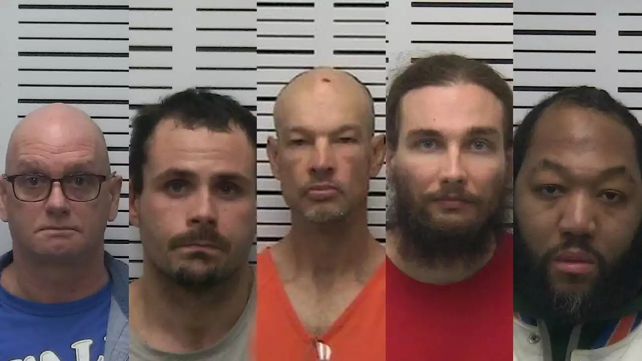 Missouri manhunt underway for 5 escaped inmates, including three 'known sex offenders'