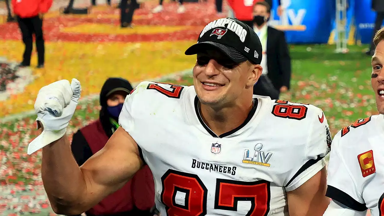 Rob Gronkowski blasts Aaron Rodgers for focusing on MVPs instead of Super Bowls