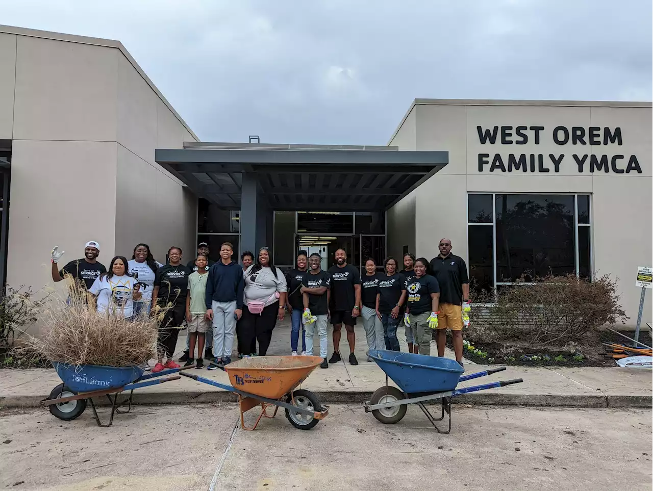 Houston YMCA gets makeover from volunteers on MLK Day of Service, preparing for reopening after three years