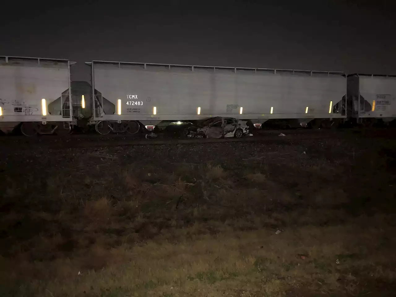 Man hospitalized after being shot, crashing car into train in southeast Houston