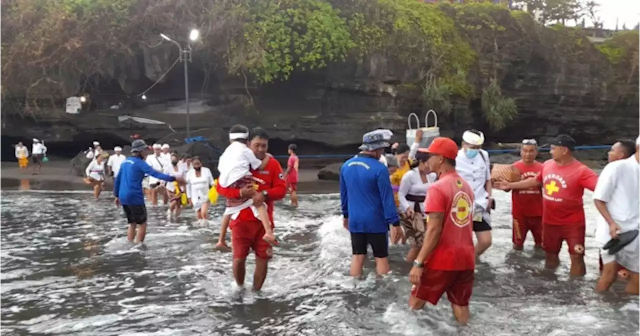 Air Laut Pasang, Balawista-Polair Bantu Pamedek Sembahyang