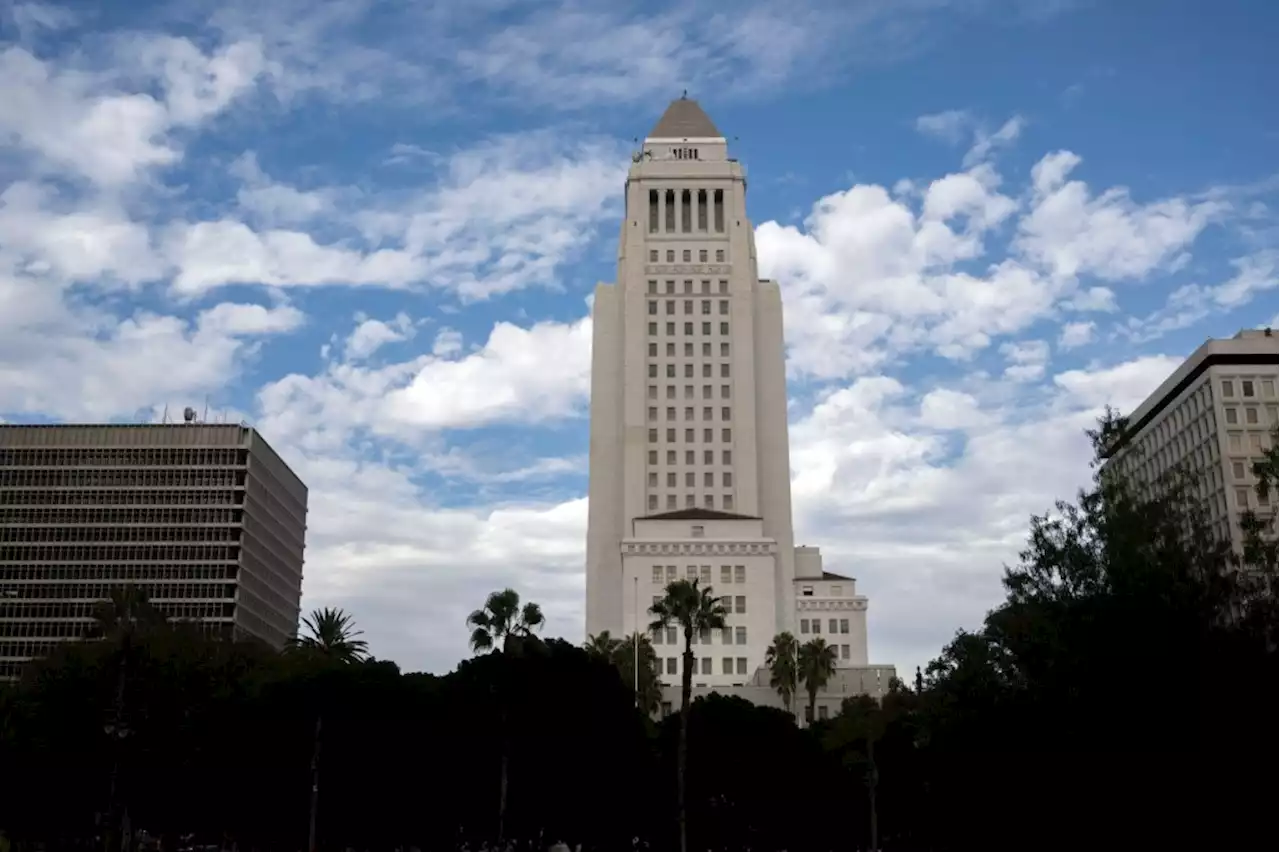 The city of Los Angeles should drop vaccine/testing mandate at city buildings