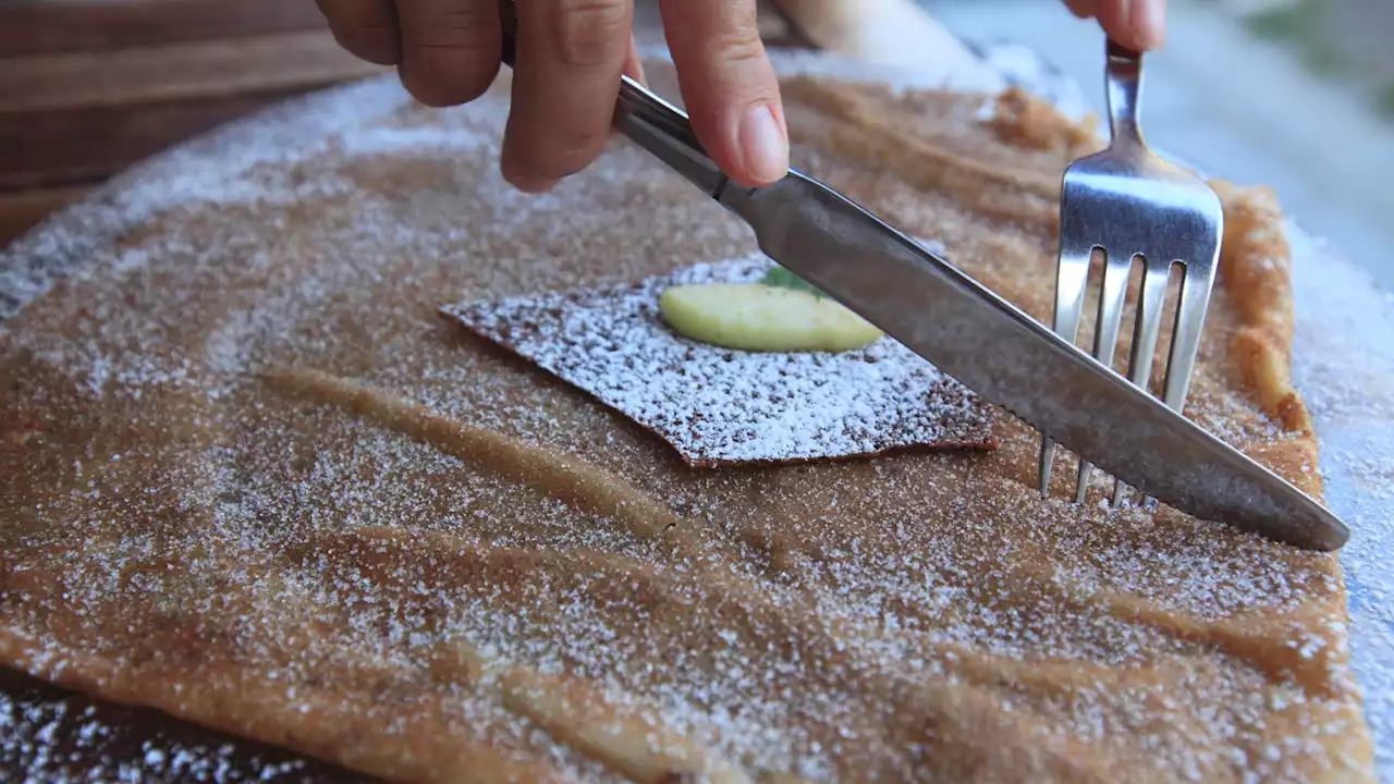 Une crêperie bretonne accusée de trop sentir la crêpe