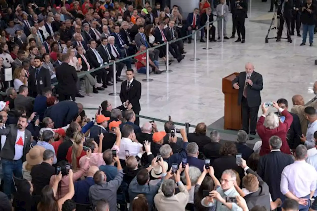 Presiden Brasil Curigai Pihak Intelijen Sekongkol dengan Demonstran