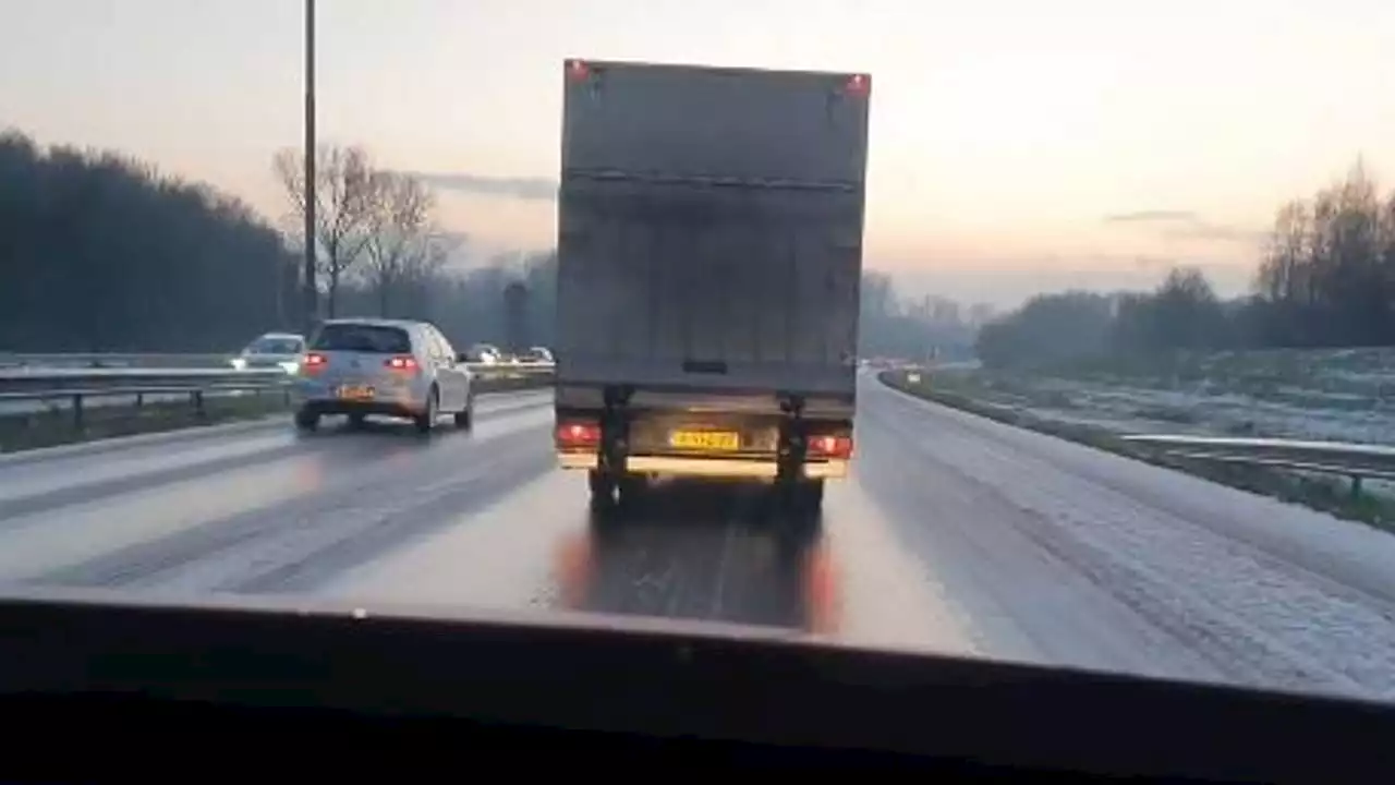 A59 is veranderd in ijsbaan: verkeer rijdt stapvoets over snelweg