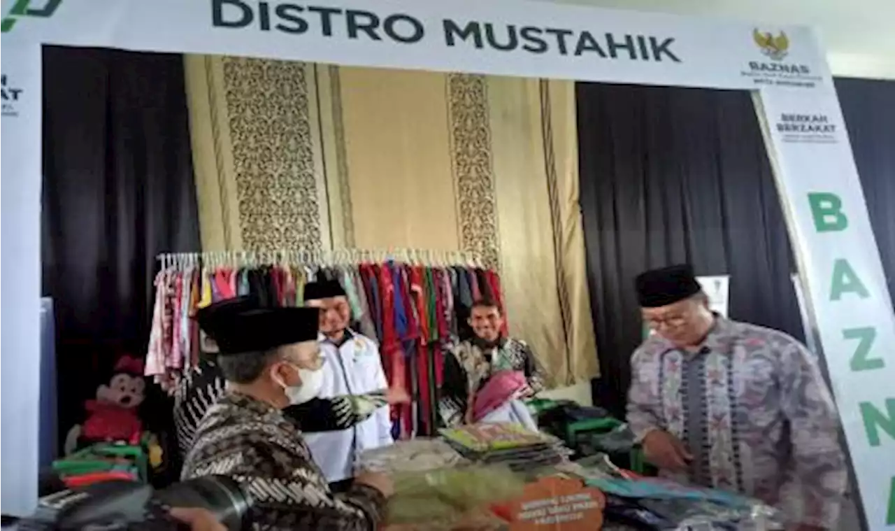 Warga Sukabumi Bisa Dapat Baju Gratis di Distro Mustahik Baznas |Republika Online