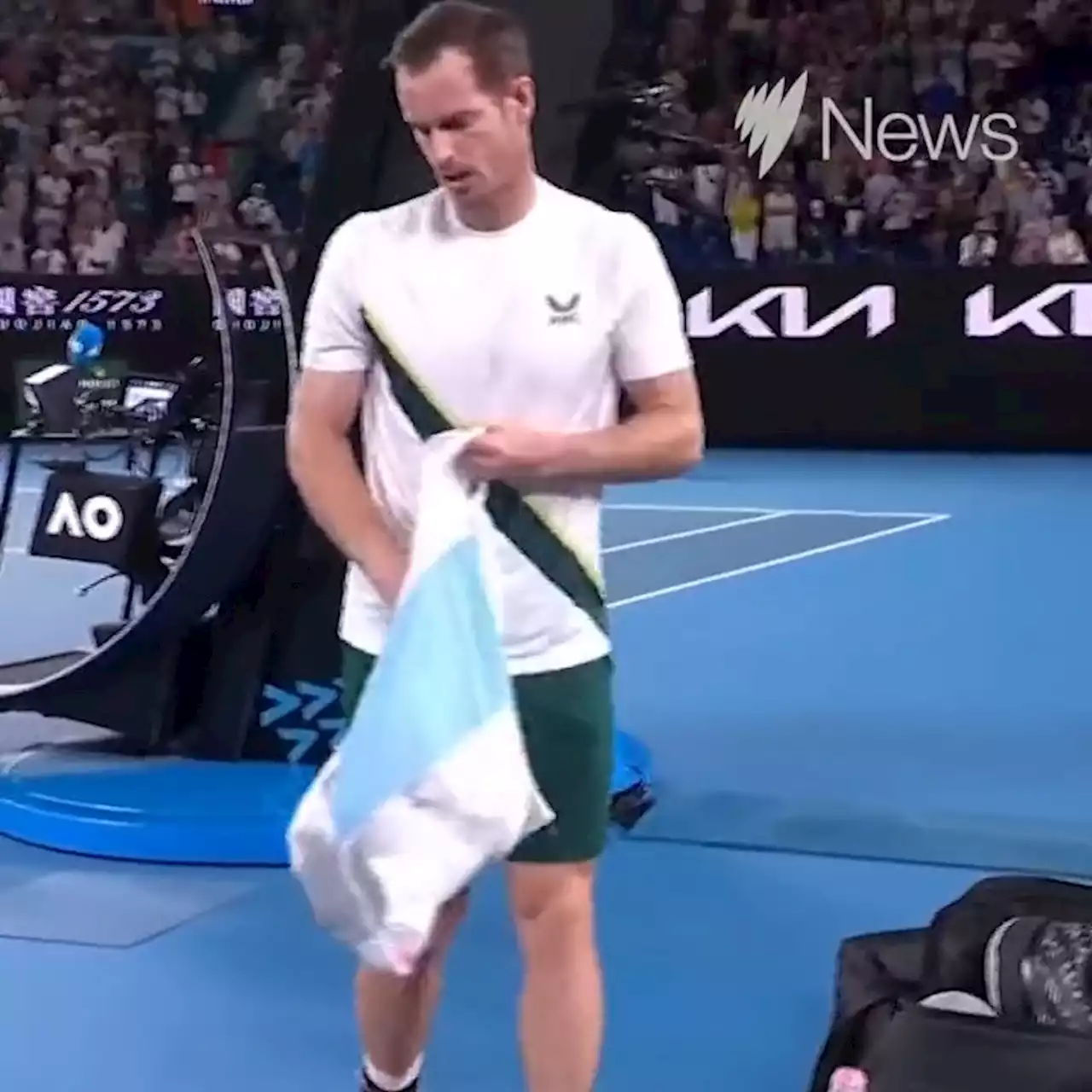 Andy Murray's simple act at Australian Open wins praise