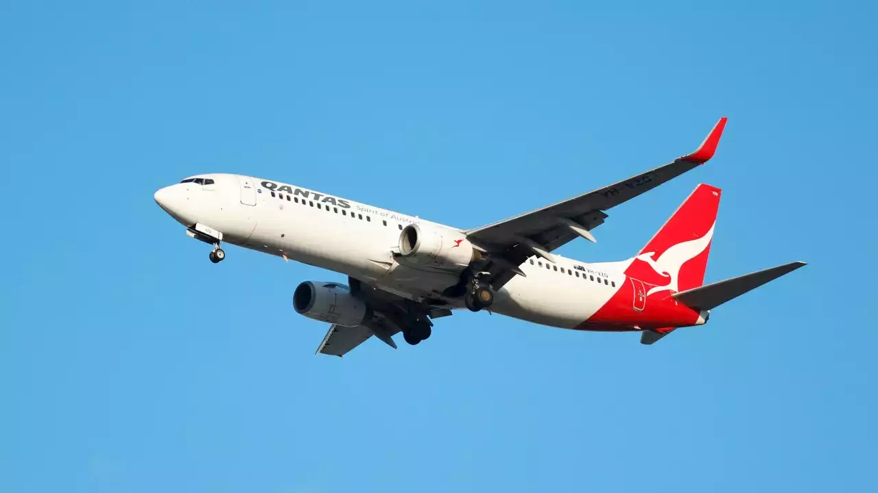 Qantas flight diverted back to Sydney after mechanical issue