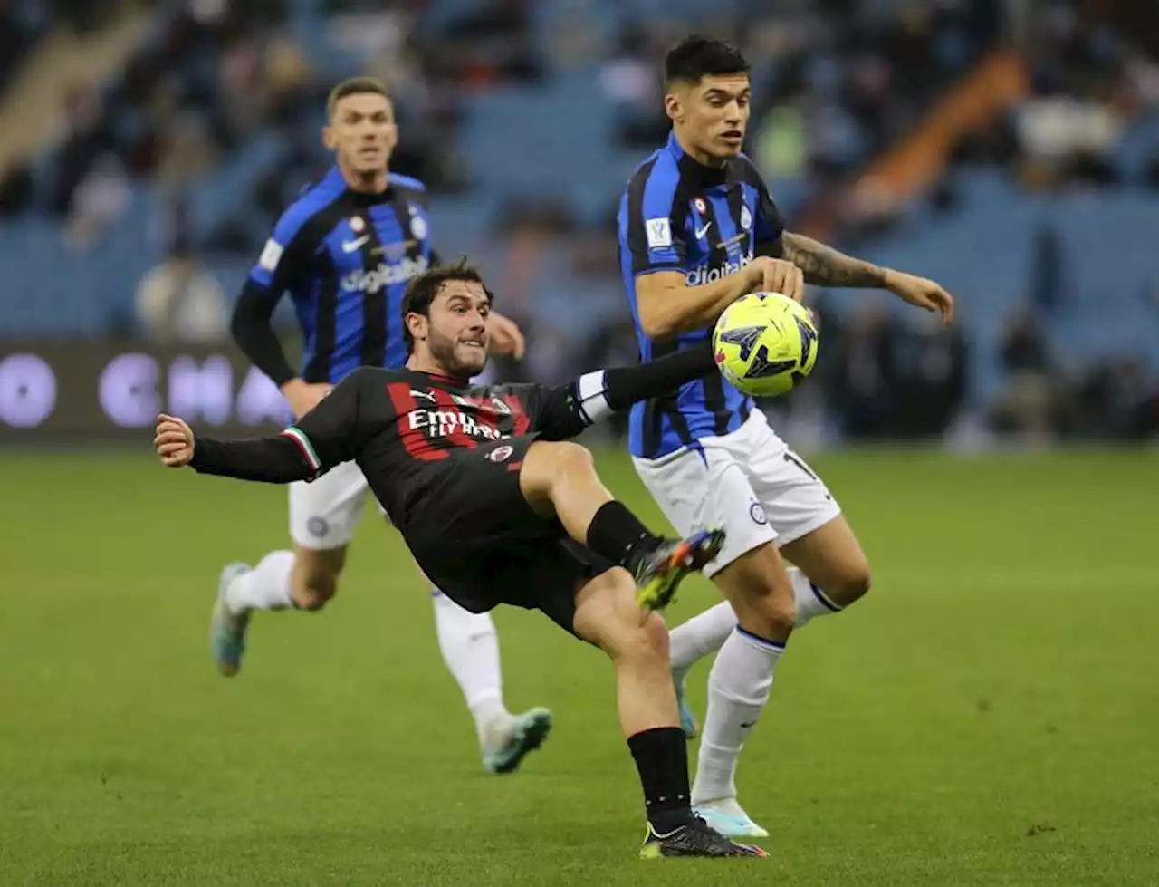 Soccer-Inter beat Milan 3-0 to win Italian Supercup