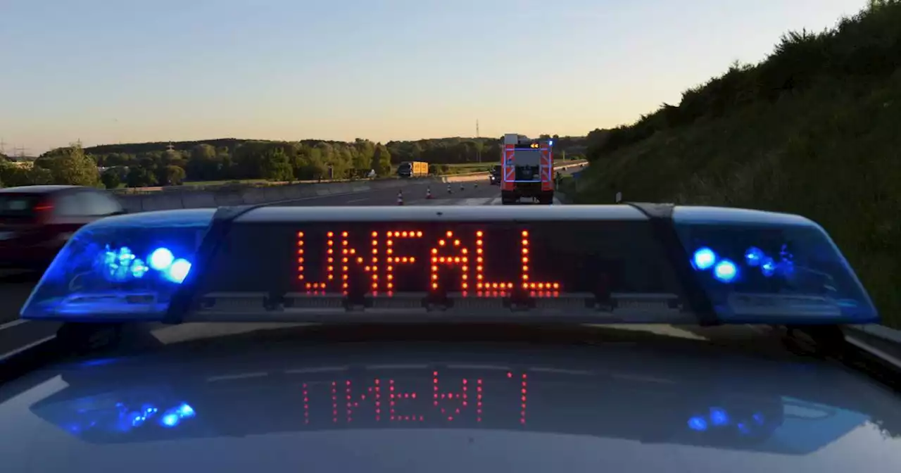 Unfall auf A620: Laster fährt Mann an: Stau auf Stadtautobahn in Saarbrücken