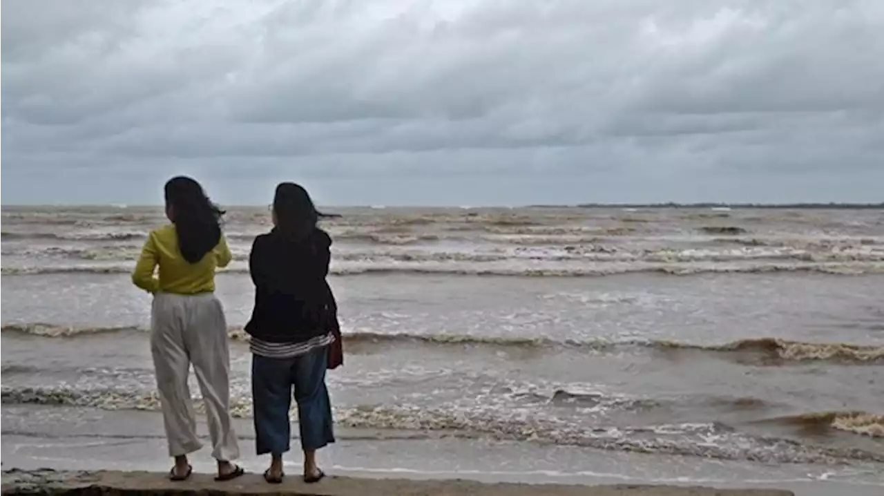 BMKG : Banjir di Pesisir dan Gelombang Tinggi hingga Enam Meter, Hati-hati