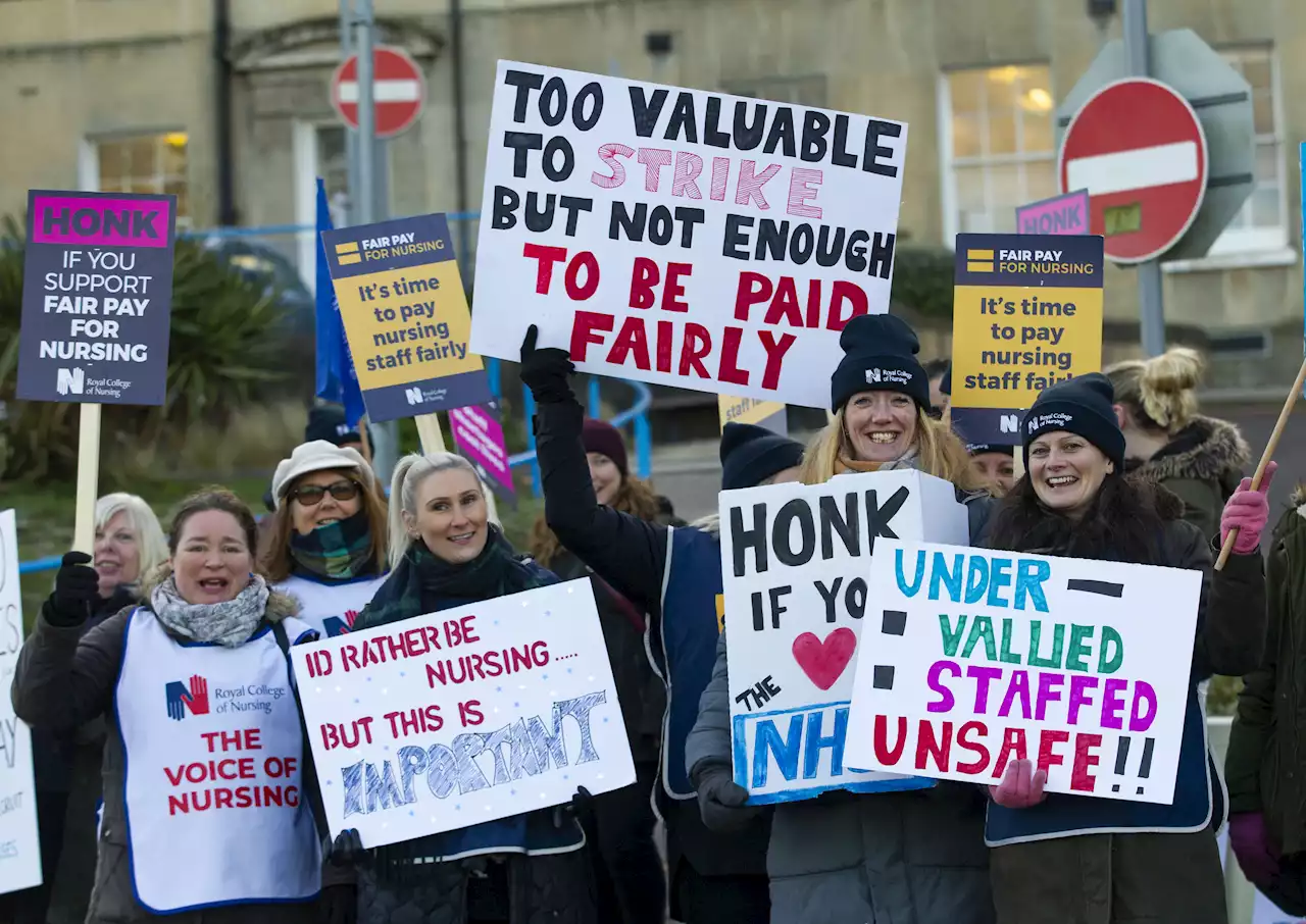 Nurses & ambulances to strike together on February 6 in biggest NHS walkout yet