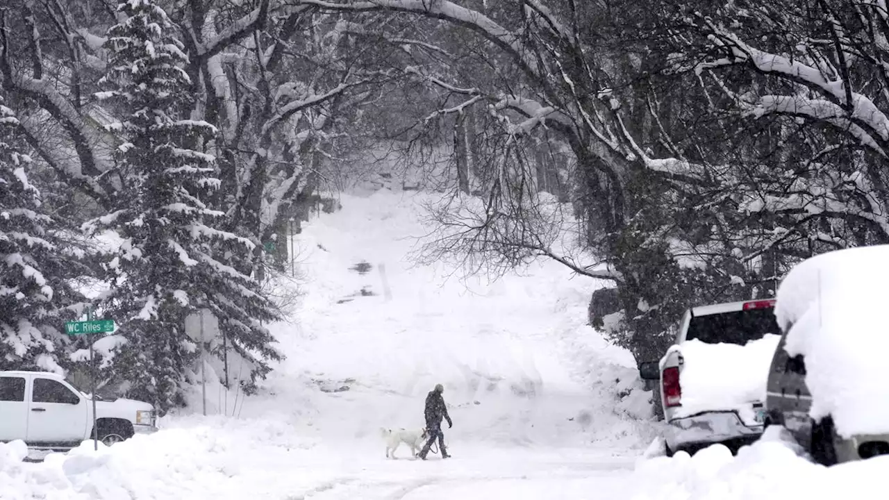 After record-breaking snowfall in Arizona, winter storm hits central US: Weather updates