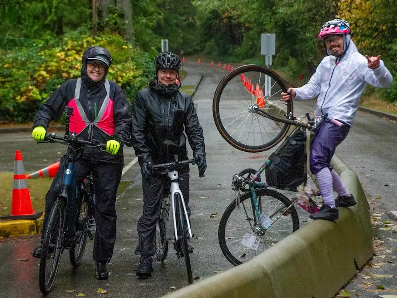 Vancouver park board delays closure of Stanley Park bike lane