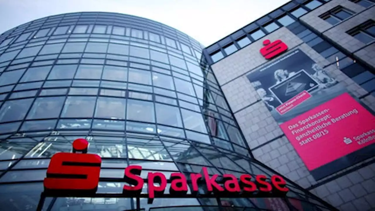 Sparkasse KölnBonn kündigt 38.000 Kunden