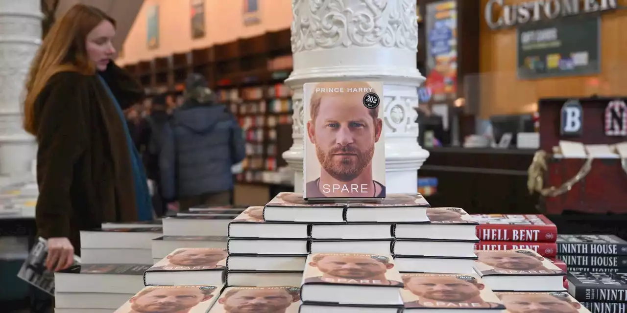 Prince Harry’s ‘Spare’ Sells Well in U.S., but Not as Well as the Obamas’ Memoirs