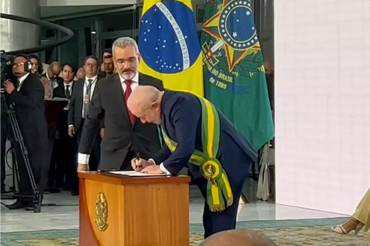 Lula da Silva dilantik sebagai Presiden Brazil