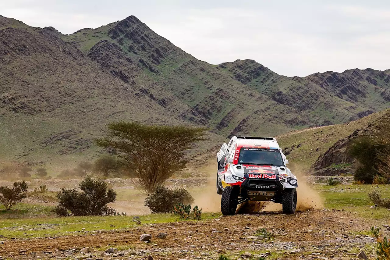 Dakar 2023: Al-Attiyah closes on Sainz with Stage 2 win, Loeb suffers punctures