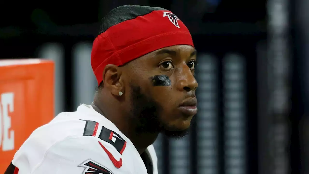 Atlanta Falcons cut WR Batson from practice squad after arrest
