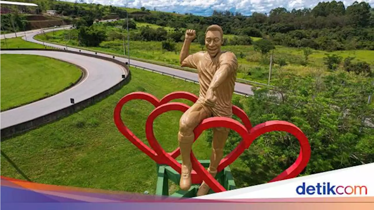 Monumen Pele di Kampung Halaman untuk Mengenang Sang Raja