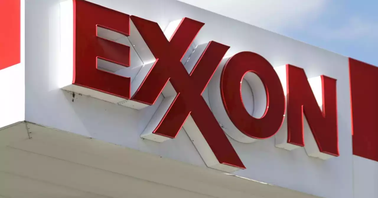 Per i big per petrolio Exxon e Chevron un 2022 da record: grazie all'aumento dei prezzi i loro profitti sfiorano i 100 miliardi - Il Fatto Quotidiano